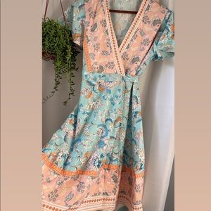 Boutique Wrap Dress, size medium. *NEVER WORN*